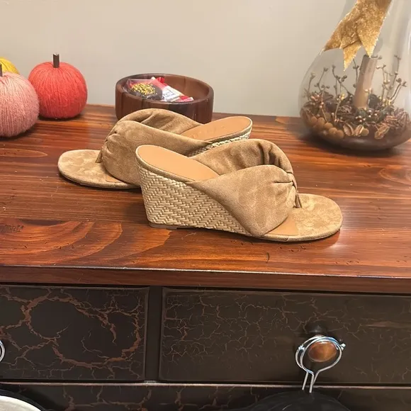 STAUD women’s Dahlia suede espadrille wedge sandals