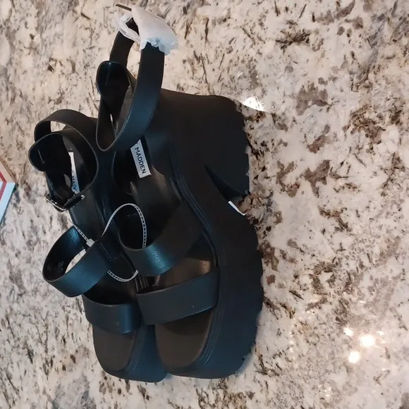 Steve Madden Black Chunky Abbot Platform Leather Sandals NEW Size 11