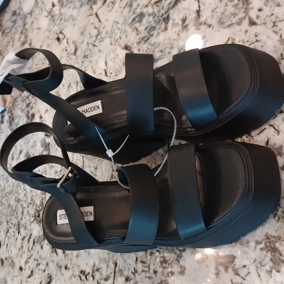 Steve Madden Black Chunky Abbot Platform Leather Sandals NEW Size 11