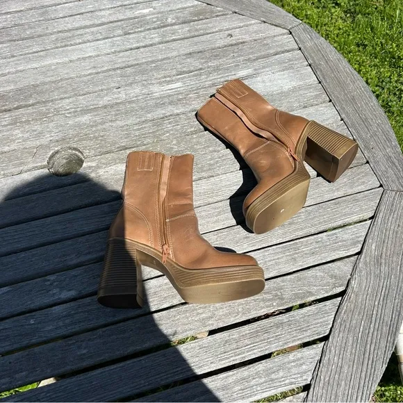 Steve Madden Fantsie Boots size 5.5 platform 70s hippy leather whimsy