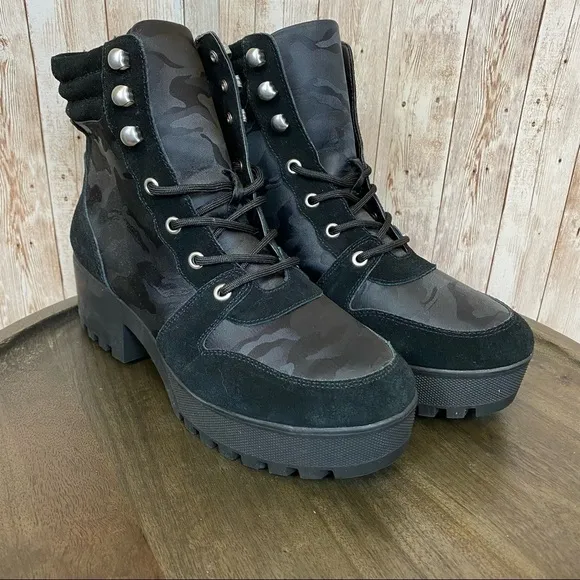 Steve Madden Greater Camo Platform Combat Ankle Boots Size 10 Women