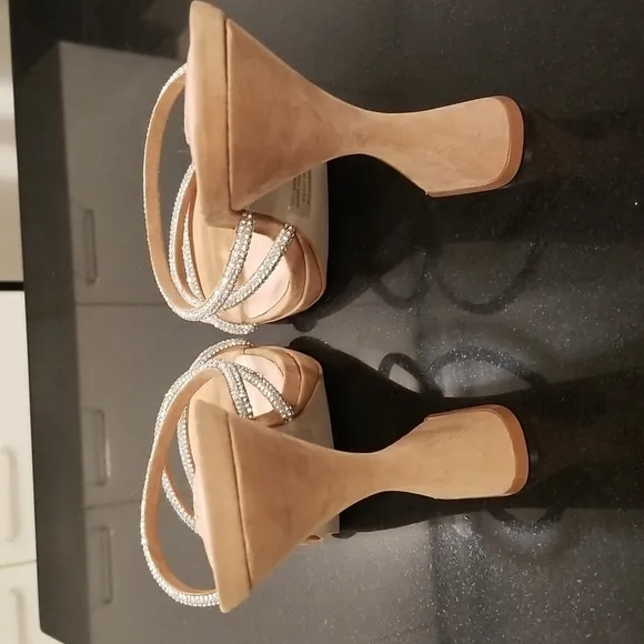 💕STEVE MADDEN💕 Libbie Camel Nubuck Rhinestone High Heel Platform Sandals ~ 11