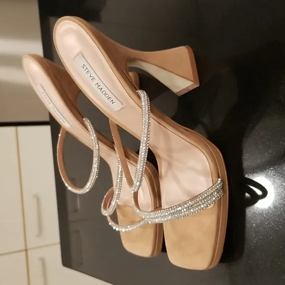 💕STEVE MADDEN💕 Libbie Camel Nubuck Rhinestone High Heel Platform Sandals ~ 11