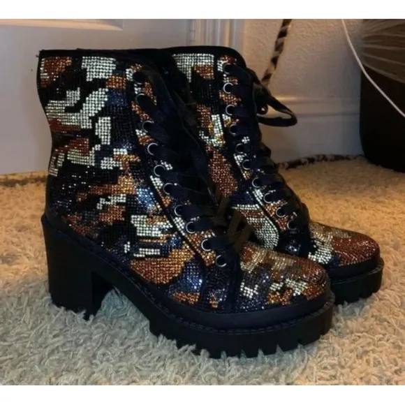Steve Madden Pass Camo Multi Rhinestone Platform Combat Lug Sole Boots Size 6M