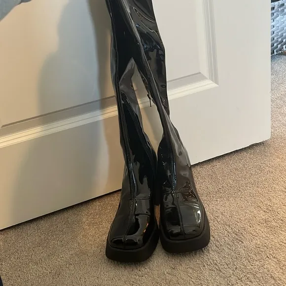 Steve Madden Shiny Go Go Platform Heeled Boots Klarisa