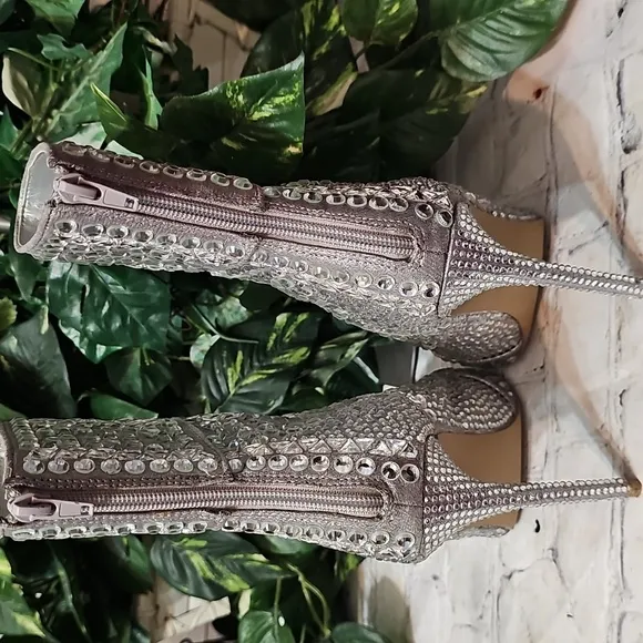 Steve Madden Silver Rhinestone Embellished Women's Boots 8.5