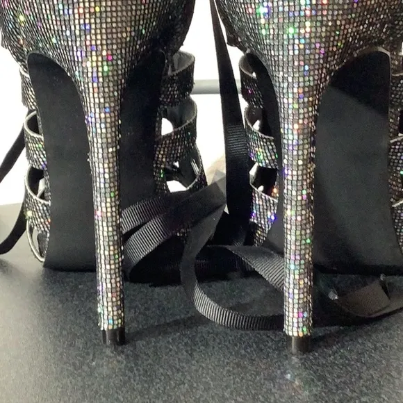 Steve Madden - Sz 8 - strappy multi sparkle peep toe boots - sexy wow tie up