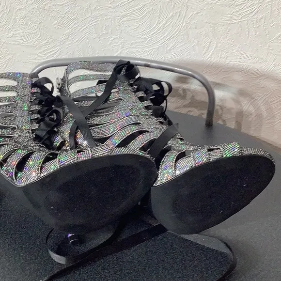 Steve Madden - Sz 8 - strappy multi sparkle peep toe boots - sexy wow tie up