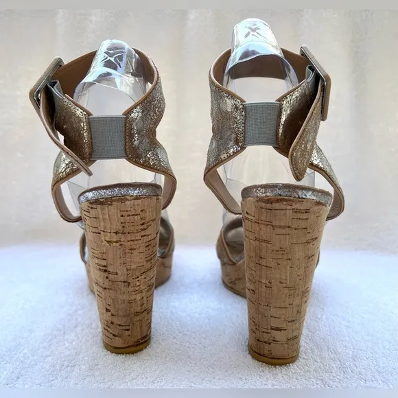 Stuart Weitzman Annex Crackle Metallic Wedge Sandals - Silver - Sz 6.5