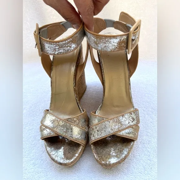 Stuart Weitzman Annex Crackle Metallic Wedge Sandals - Silver - Sz 6.5