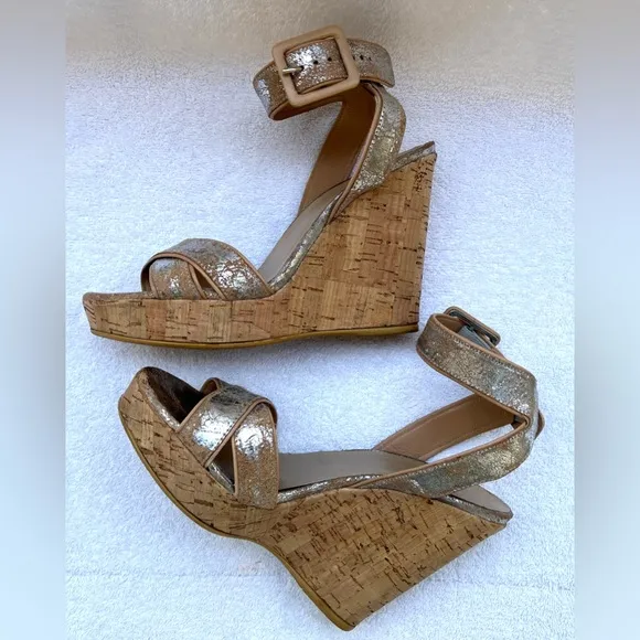 Stuart Weitzman Annex Crackle Metallic Wedge Sandals - Silver - Sz 6.5