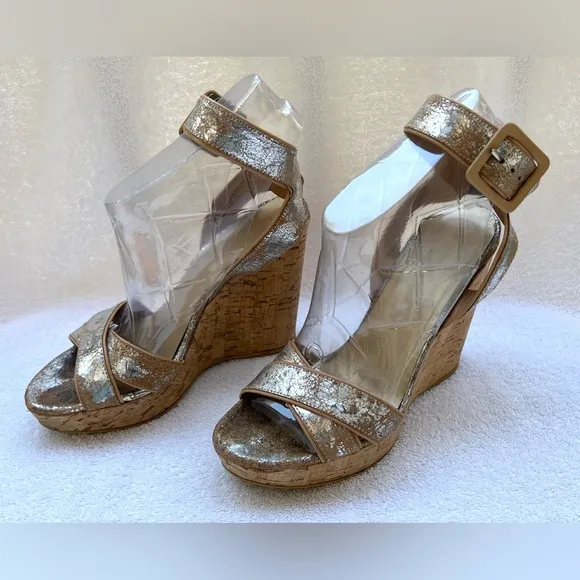 Stuart Weitzman Annex Crackle Metallic Wedge Sandals - Silver - Sz 6.5
