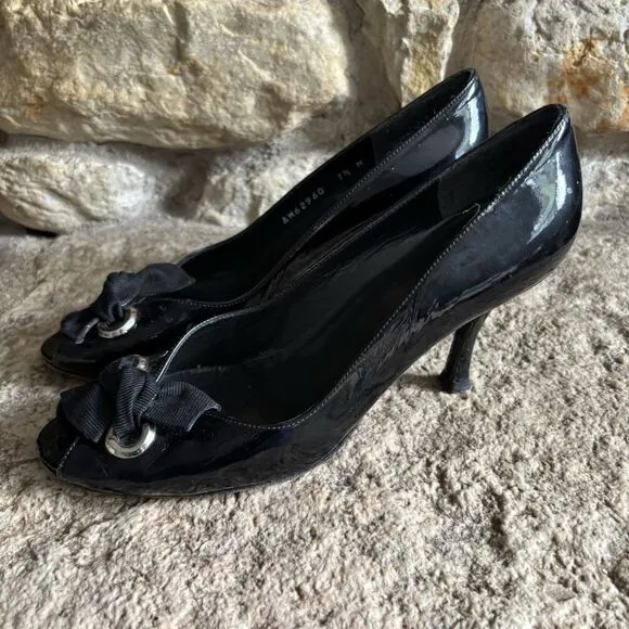 STUART WEITZMAN Black Patent Leather Peep Toe Ribbon Bow Pumps Heels 7.5
