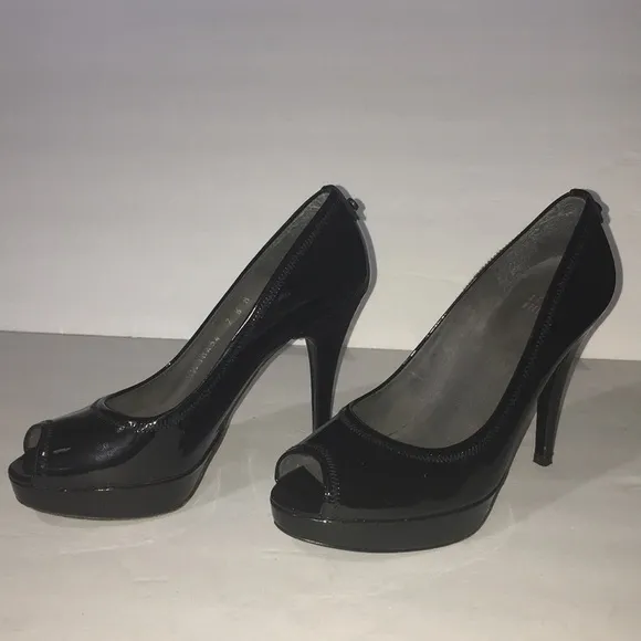 STUART WEITZMAN BLACK SHOES SIZE 7 1/2 M​​​
