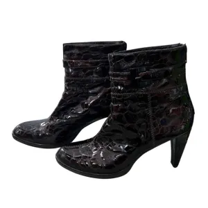 Stuart Weitzman Croc Embossed Patent Leather Boots Size 9.5