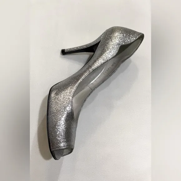 Stuart Weitzman 'Dippy' Pump