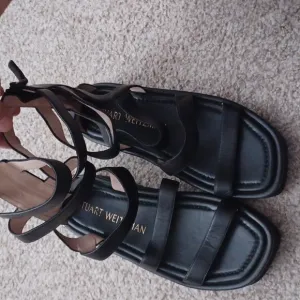 Stuart weitzman gala lift lug platform gladiador sandals