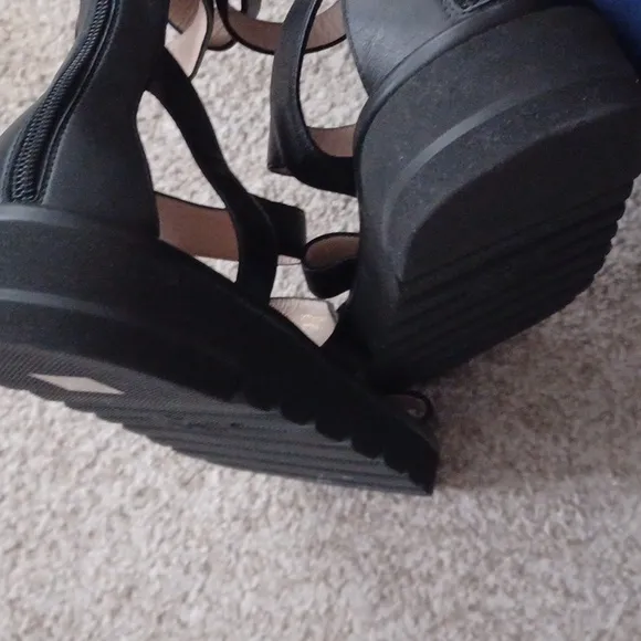 Stuart weitzman gala lift lug platform gladiador sandals