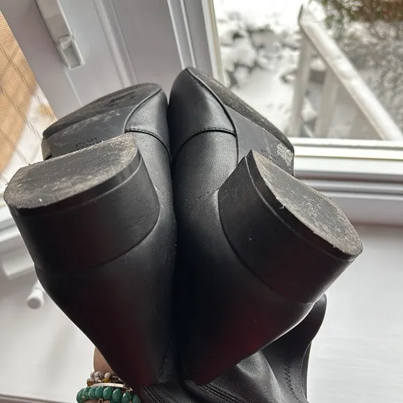 STUART WEITZMAN LADIES BLACK LOW HEEL SLIP ON ANKLE BOOTS-10