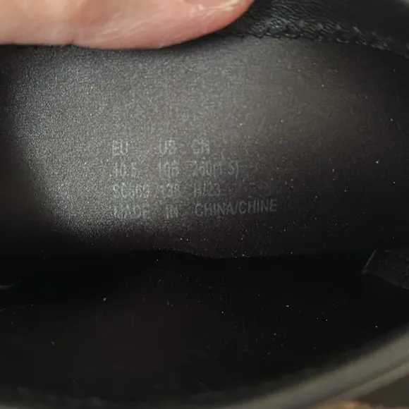STUART WEITZMAN LADIES BLACK LOW HEEL SLIP ON ANKLE BOOTS-10
