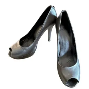 Stuart Weitzman Leather Silver Metallic Peep-Toe Heels – Size 7 Made is Spain
