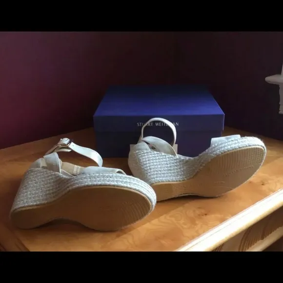 Stuart Weitzman Mostly Pale Gold Metallic Wedge Sandal 8.5M $398 EUC
