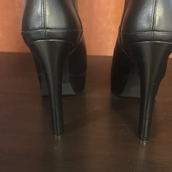 Stuart Weitzman platform boots