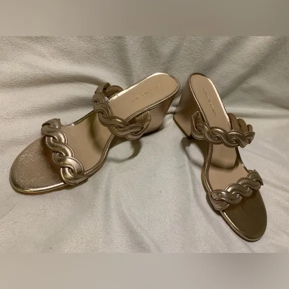 Stuart Weitzman Rose Gold Twistie Block 75MM Metallic Leather Sandal size 8 NWOB