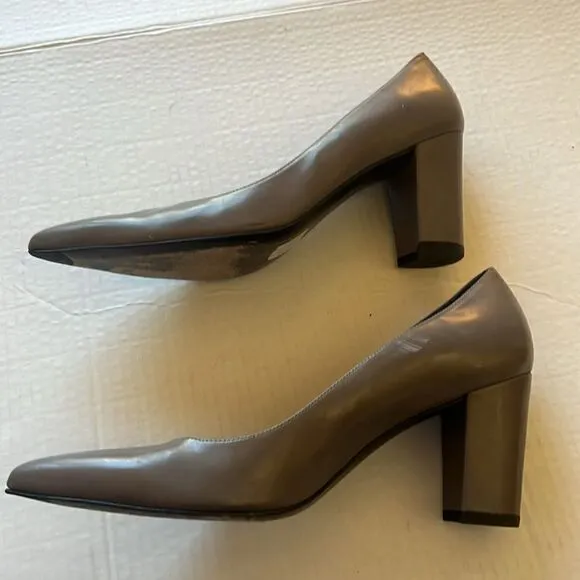 Stuart Weitzman Taupe Block Heel size 9 N