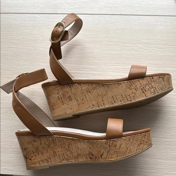 Stuart Weizmann Women's Tan Platform Sandals