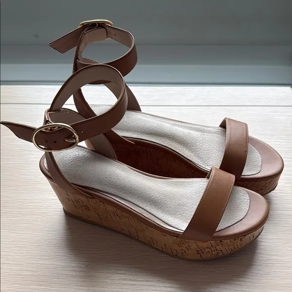 Stuart Weizmann Women's Tan Platform Sandals