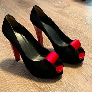 Stuart Weitzman Black Red Lacquer Pin Up Goth Vamp Peep Toe platform Heel 8