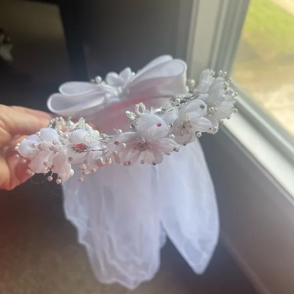 Stunning white communion dress age 10/12 with every thing to match