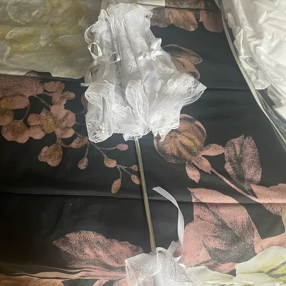 Stunning white communion dress age 10/12 with every thing to match