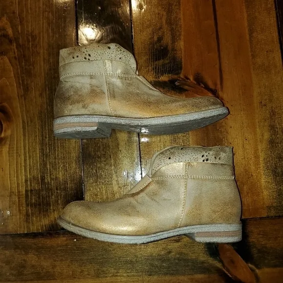 Sundance Stargazer Boots Gold Size 36