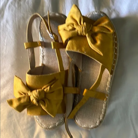 Sunny Yellow Bow Espadrille Sandals - Size 38 (7.5)