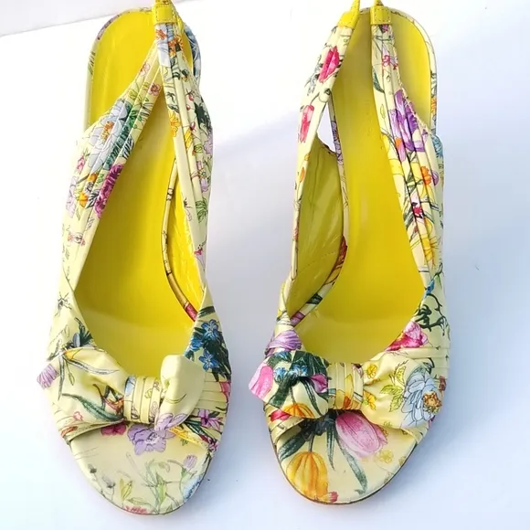 Super Cute vintage Rare Gucci Flora Floral slingback peep toe bow heels shoes