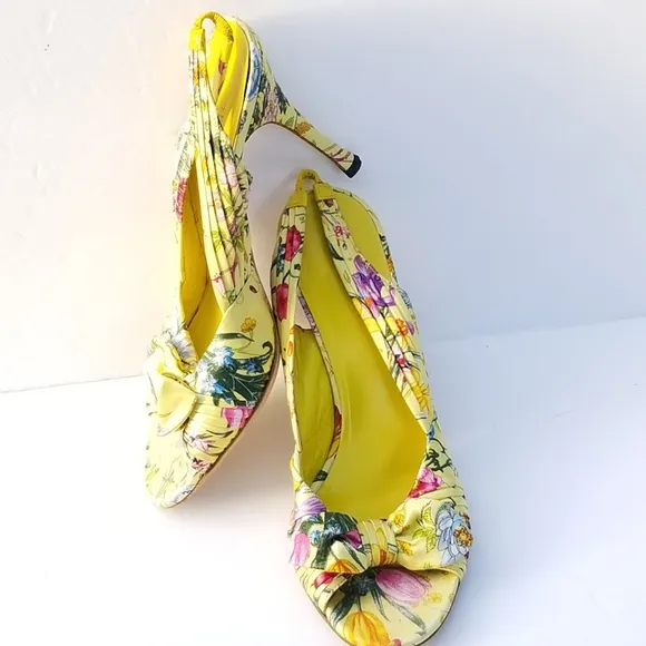 Super Cute vintage Rare Gucci Flora Floral slingback peep toe bow heels shoes