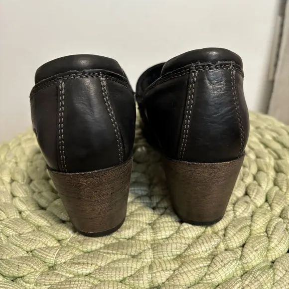 Taos Stage Matte Black Leather Block Heel  Mary Jane Shoes NWOB
