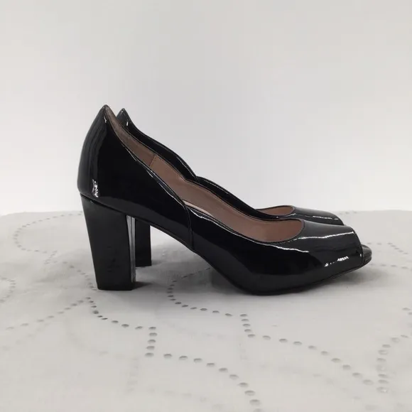Taryn Rose Black patent leather peep toe  heels