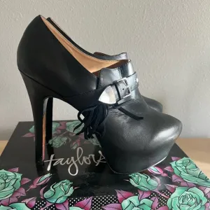 Taylor Says Womens Fringe Anisa Booties Black Leather Heels Size 10 Shoes
