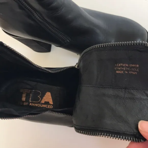 TBA Black Smooth Leather Platform Heel Lug Sole Dual Zipper Ankle Boots Size 8