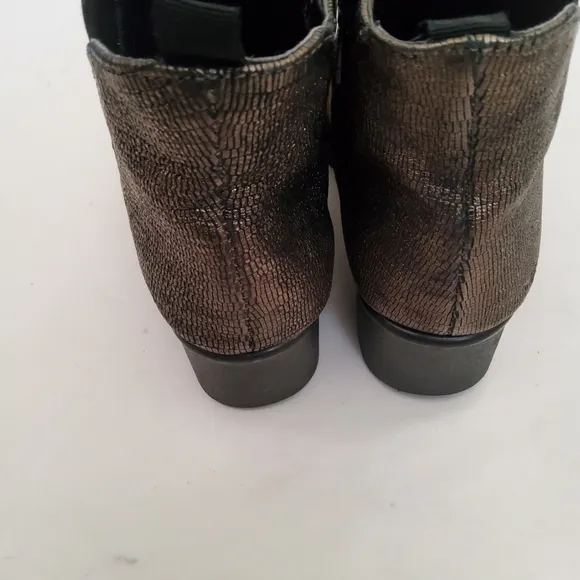 The Flexx Brown Suede Leather Ankle Boots Booties Size 7.5 New