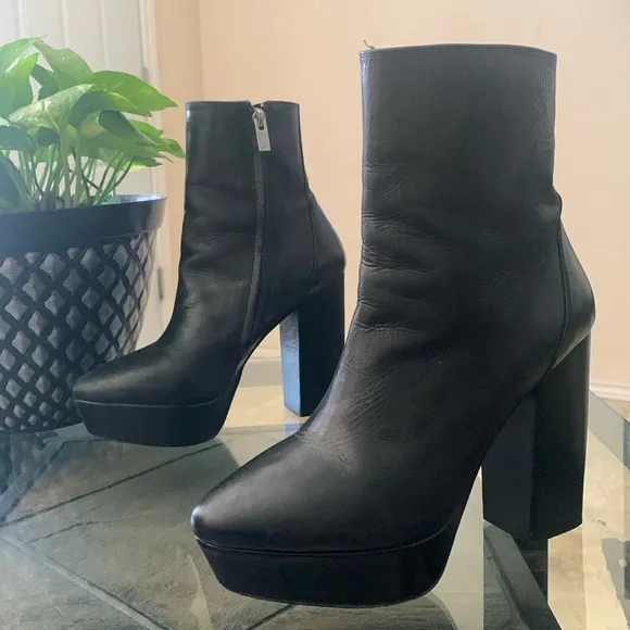 the KOOPLES Smooth Leather Heel Boots
