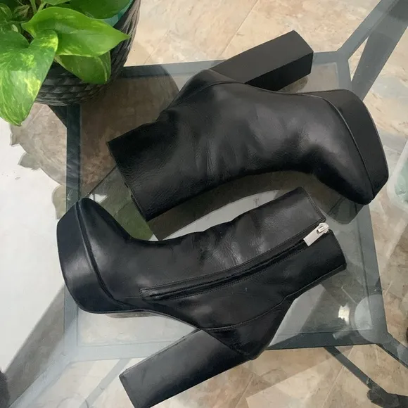 the KOOPLES Smooth Leather Heel Boots