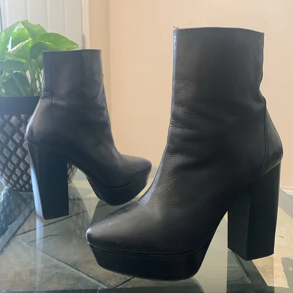 the KOOPLES Smooth Leather Heel Boots