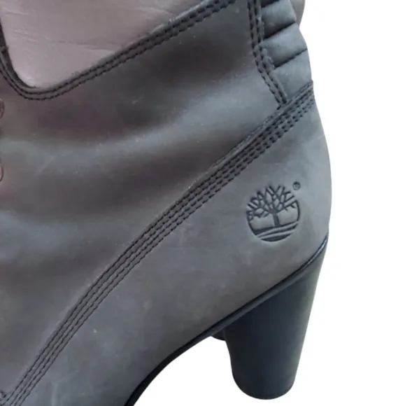 Timberland High Heel Ancle Suede Gray Boots. Size 9M.