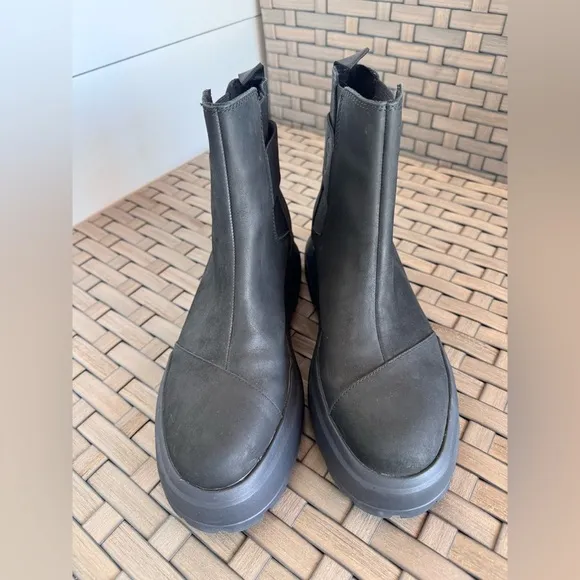 Toms Women’s Alpargata Round Toe Combat Casual Boots Ankle Low Heel Size 9.5