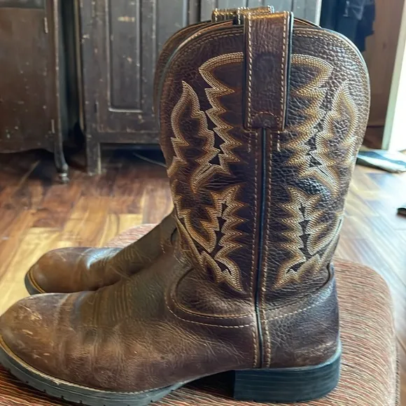 Tony Lama Men's Brown Cowboy Boots. Good Condition. Size 10 1/2 D.