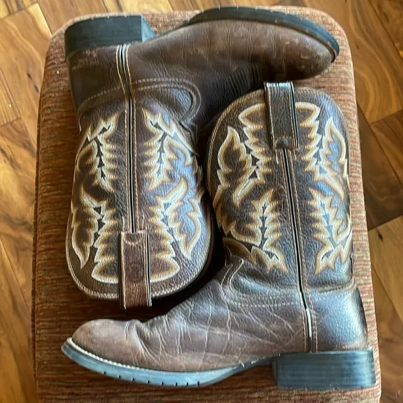 Tony Lama Men's Brown Cowboy Boots. Good Condition. Size 10 1/2 D.